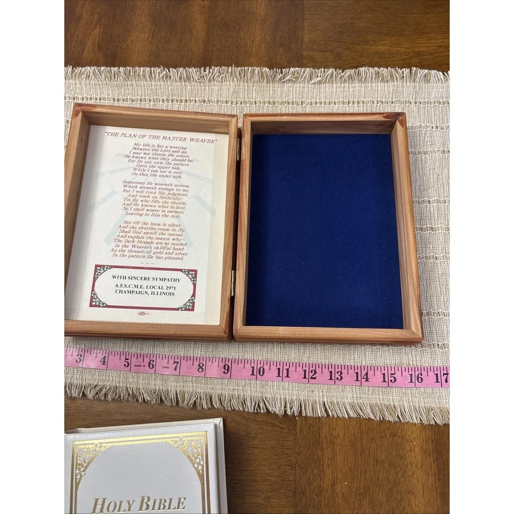 🔥 Vintage • Cedar Box Wooden Storage Case With Holy Bible • King James Version